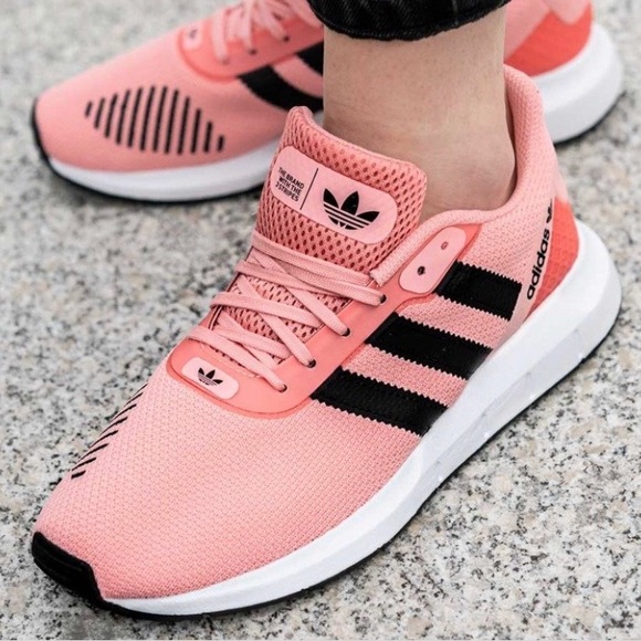 Adidas Swift Run RF running shoes - Picture 14 of 16